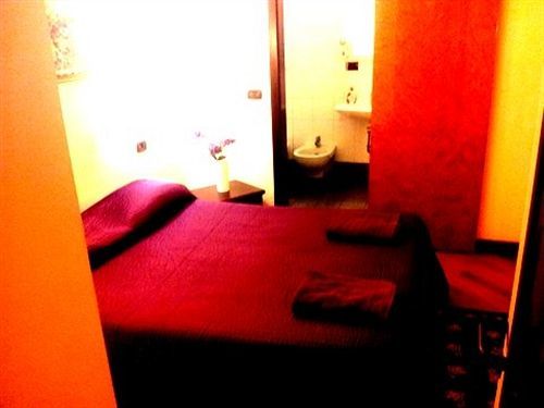 Termini Station Rooms Рим Екстер'єр фото