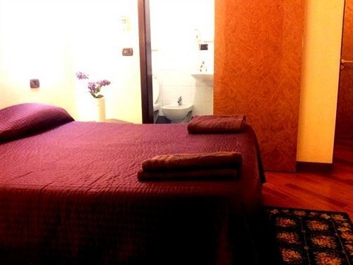 Termini Station Rooms Рим Екстер'єр фото
