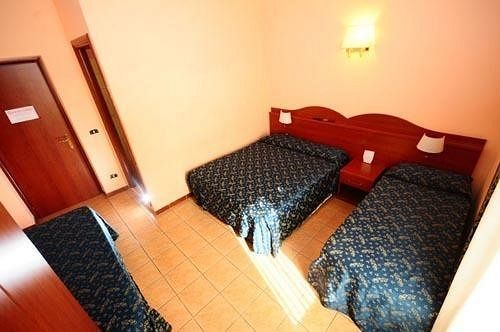 Termini Station Rooms Рим Екстер'єр фото