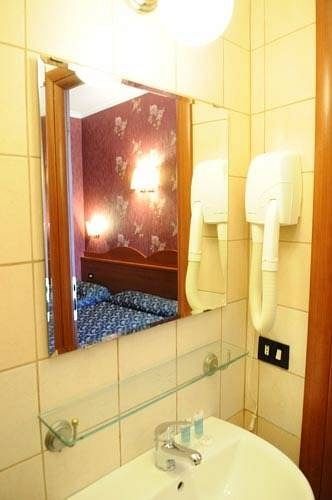 Termini Station Rooms Рим Екстер'єр фото