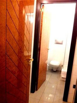 Termini Station Rooms Рим Екстер'єр фото